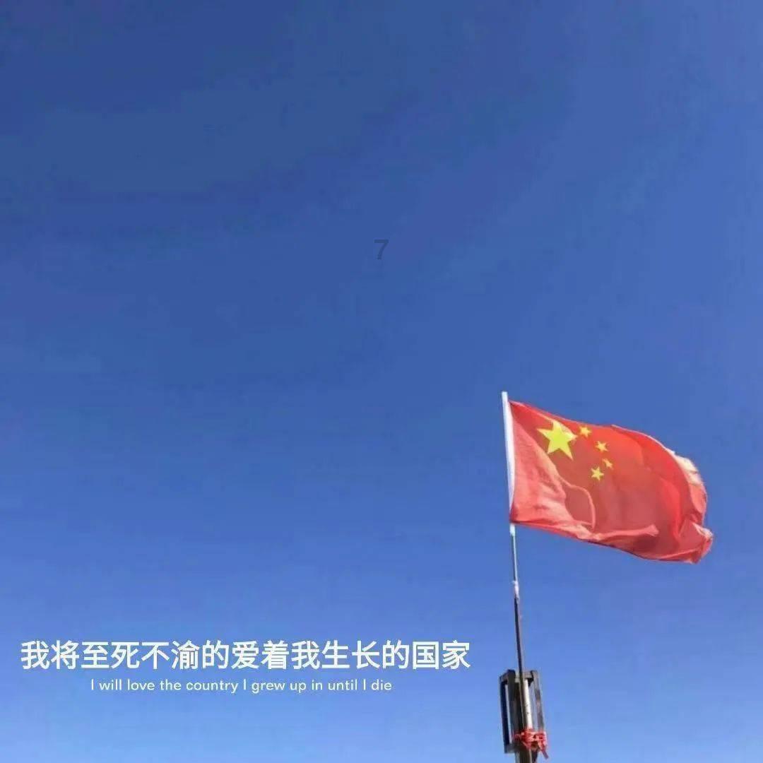 男孩吃鸡腿
